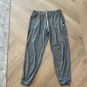 Vuori performance joggers